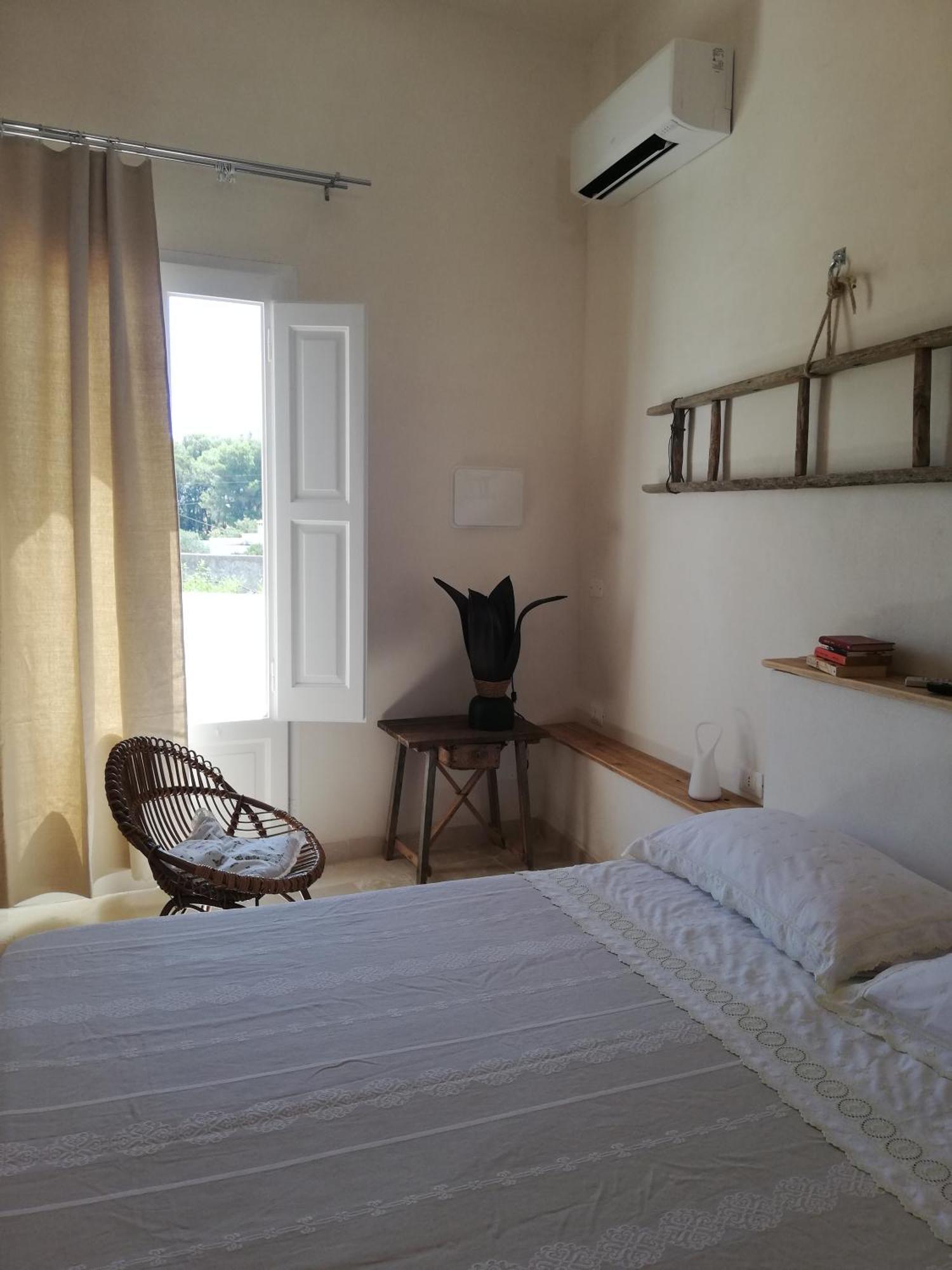 Holiday Home Trullo Antico Остуни Номер фото