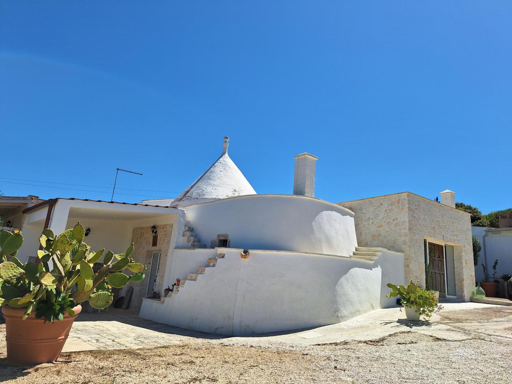 Holiday Home Trullo Antico Остуни Экстерьер фото